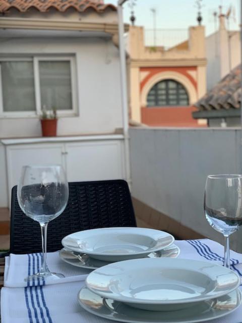 Stunning Attic With Private Terrace And Parking Optional Apartman Sevilla Kültér fotó